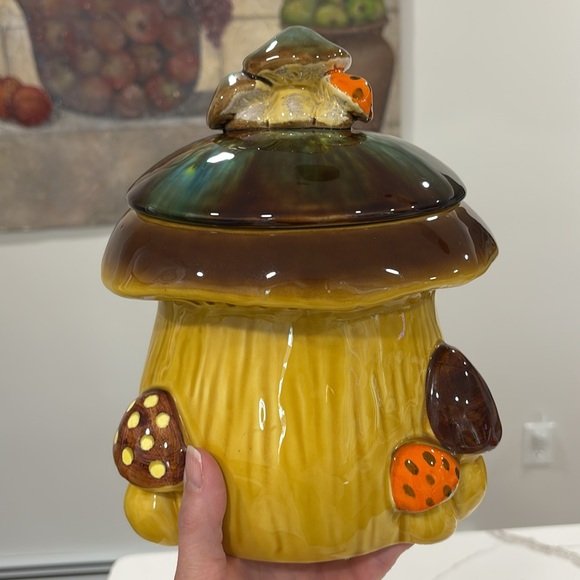 Napcoware Vintage Mushroom Cookie Jar Canister - Picture 2 of 16